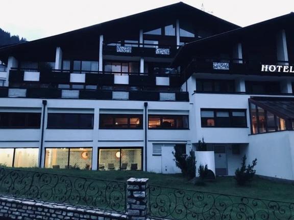 Hotel Daneu Гашурн Екстериор снимка
